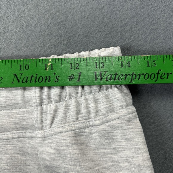 Women Lululemon Softstreme High-Rise Short 4" Heather Gray Size 6 - Picture 3 of 9